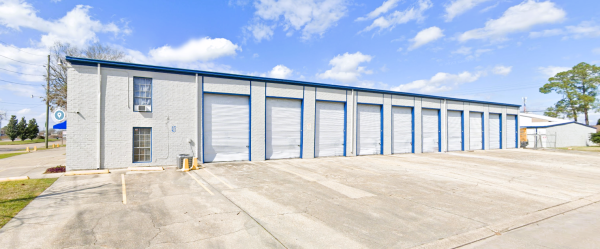 Red and Blue Storage - 8535 Gsri Ave