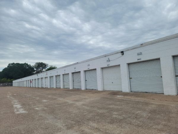 Champions Business Park Storage - 13335 Veterans Memorial Drive