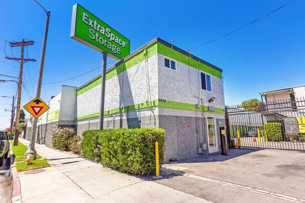 Extra Space Storage - 1979 - Panorama City - Van Nuys Blvd - 9635 Van Nuys Boulevard