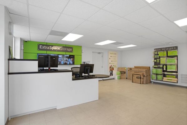 Extra Space Storage - 2031 - Norfolk - Tidewater Dr - 1108 Tidewater Drive