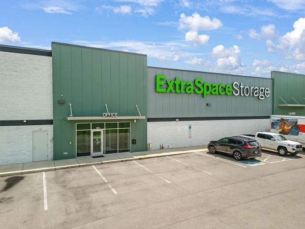 Extra Space Storage - 2037 - Knoxville - Deane Hill Dr - 6410 Deane Hill Drive