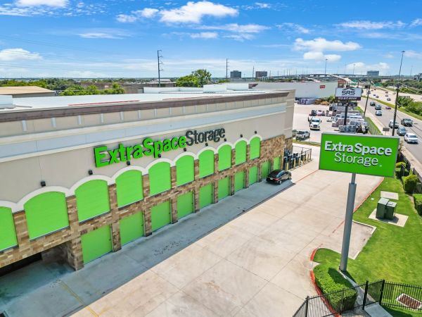 Extra Space Storage - 2058 - Austin - E. Ben White Blvd - 2401 East Ben White Boulevard