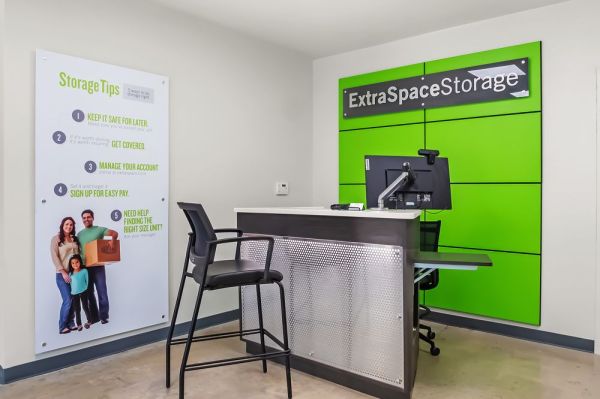 Extra Space Storage - 2150 - Fort Wayne - St Joe Center Rd - 3428 Saint Joe Center Road