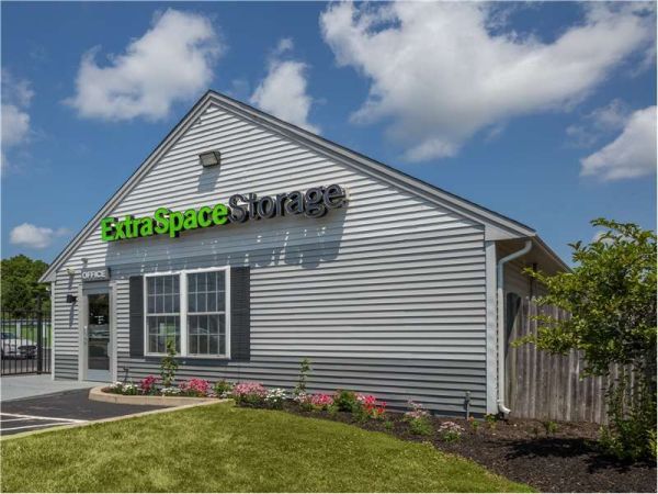 Extra Space Storage - 1023 - Raynham - New State Highway - Rte 44 - 1650 New State Highway