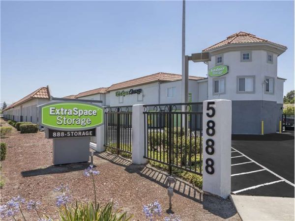 Extra Space Storage - 1013 - Livermore - Northfront Road - 5888 Northfront Road