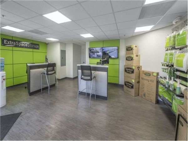 Extra Space Storage - 1013 - Livermore - Northfront Road - 5888 Northfront Road