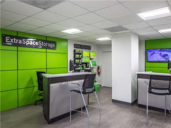 Extra Space Storage - 1062 - St Louis - Forest Park - 4210 Forest Park Avenue