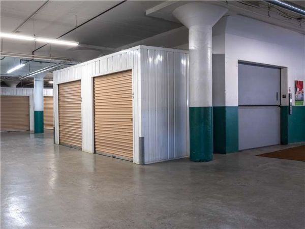 Extra Space Storage - 1062 - St Louis - Forest Park - 4210 Forest Park Avenue