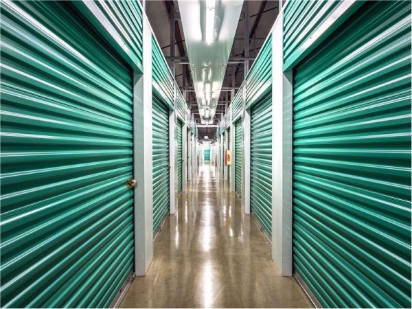 Extra Space Storage - 1320 - Atlanta - Roswell Rd - 8115 Roswell Road
