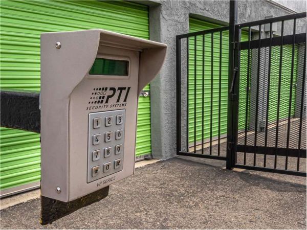 Extra Space Storage - 0221 - Santa Ana - S Grand Av - 511 South Grand Avenue