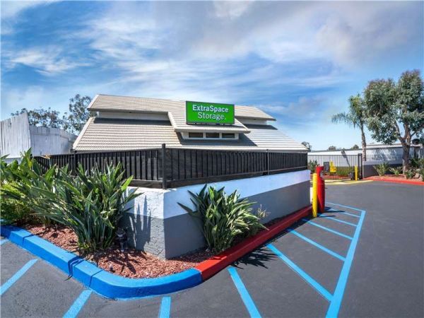 Extra Space Storage - 0176 - Fallbrook - W Aviation Rd - 372 West Aviation Road
