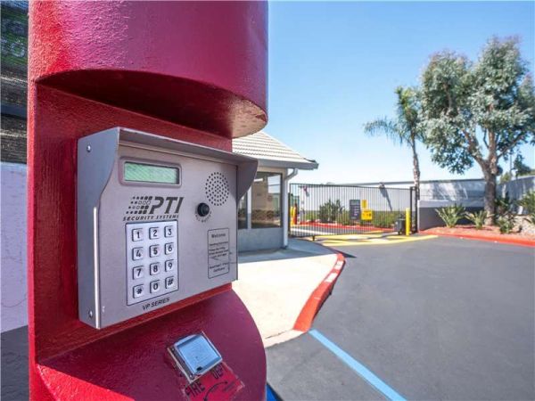 Extra Space Storage - 0176 - Fallbrook - W Aviation Rd - 372 West Aviation Road
