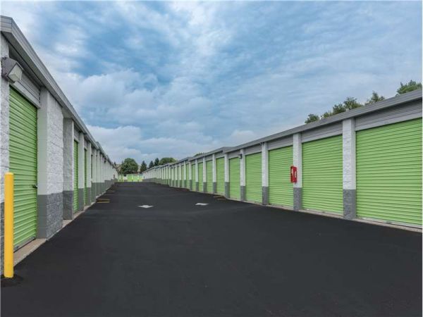Extra Space Storage - 0668 - Louisville - Wattbourne Ln - 4605 Wattbourne Lane