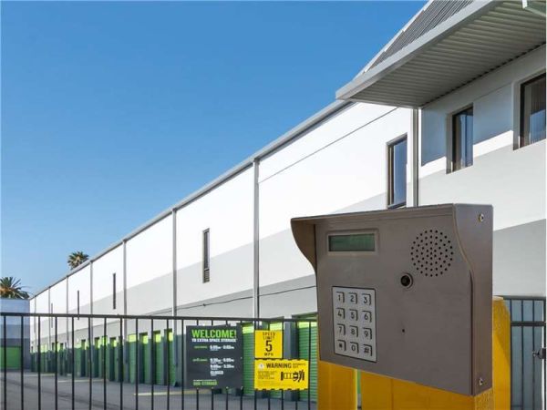 Extra Space Storage - 0801 - Panorama City - Cedros Ave - 8540 Cedros Avenue