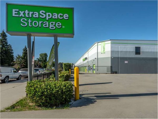 Extra Space Storage - 0801 - Panorama City - Cedros Ave - 8540 Cedros Avenue