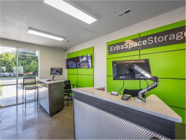 Extra Space Storage - 1433 - West Sacramento - F Street - 975 F Street
