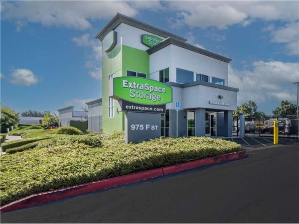 Extra Space Storage - 1433 - West Sacramento - F Street - 975 F Street
