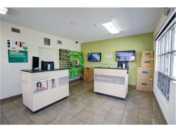 Extra Space Storage - 1525 - Burbank - 2801 Thornton Ave - 2801 Thornton Avenue