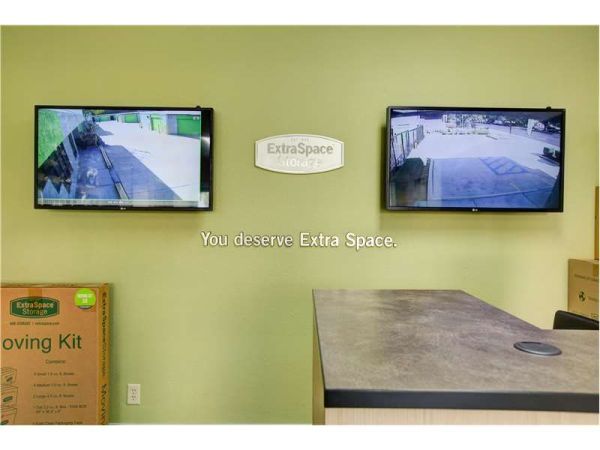 Extra Space Storage - 1525 - Burbank - 2801 Thornton Ave - 2801 Thornton Avenue