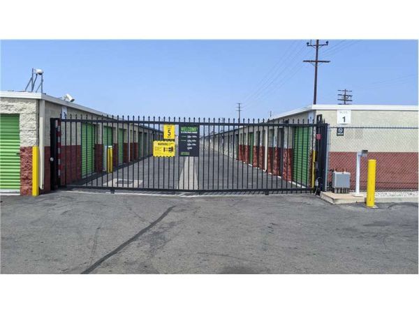 Extra Space Storage - 1530 - Northridge - 18500 Eddy St - 18500 Eddy Street