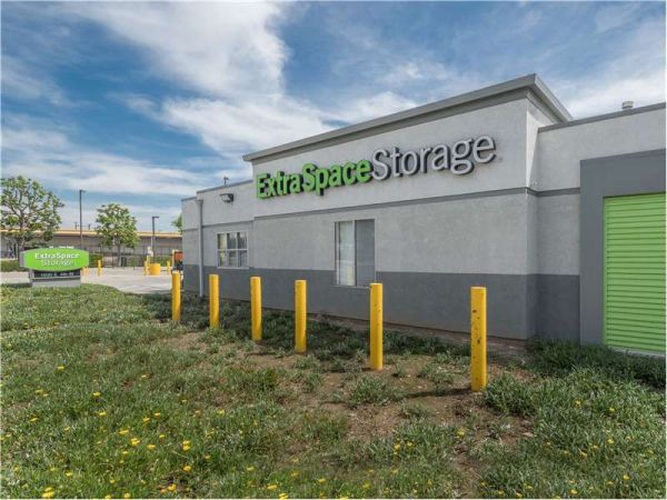 Extra Space Storage - 1536 - Santa Ana - 1030 E 4th St - 1030 East 4th Street