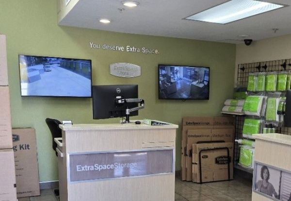 Extra Space Storage - 1536 - Santa Ana - 1030 E 4th St - 1030 East 4th Street