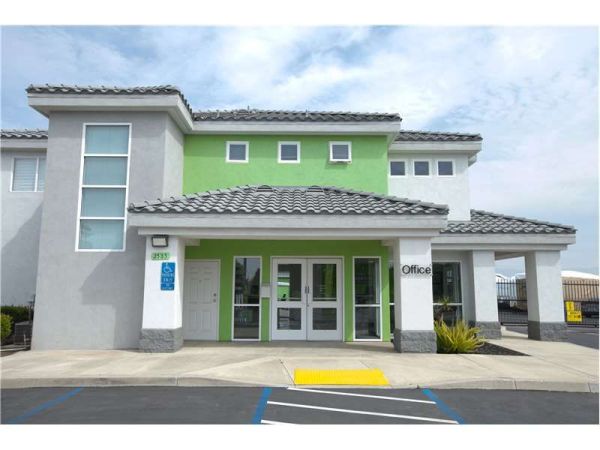 Extra Space Storage - 0695 - Oxnard - W Fifth St - 2585 West 5th Street