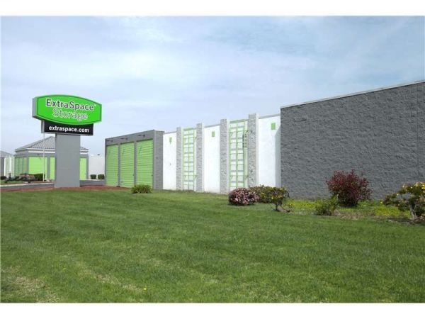 Extra Space Storage - 0695 - Oxnard - W Fifth St - 2585 West 5th Street