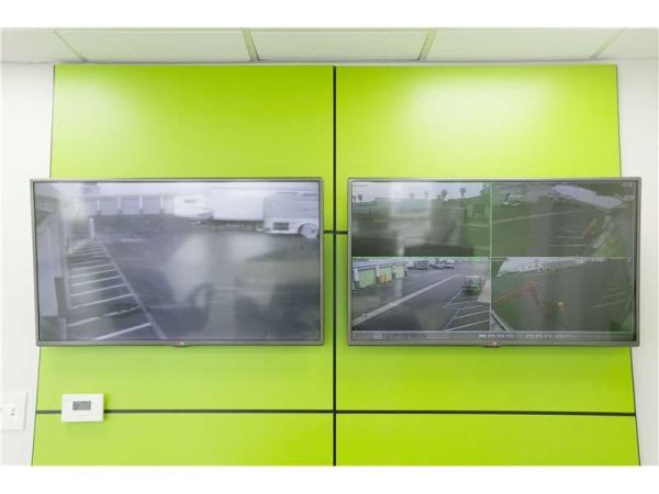 Extra Space Storage - 0695 - Oxnard - W Fifth St - 2585 West 5th Street