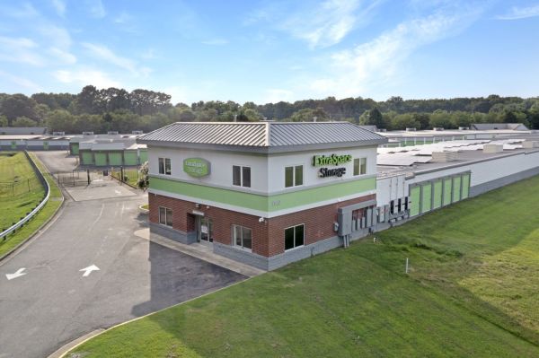 Extra Space Storage - 1575 - Richmond - Laburnum Ave - 1140 North Laburnum Avenue