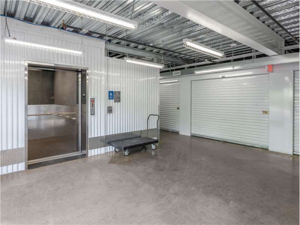 Extra Space Storage - 1649 - Charlotte - Wendover Rd - 1350 North Wendover Road