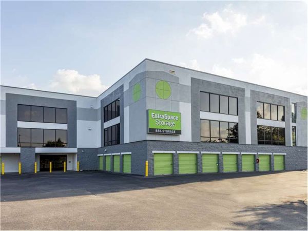 Extra Space Storage - 1778 - Hampton - LaSalle Ave - 815 La Salle Avenue