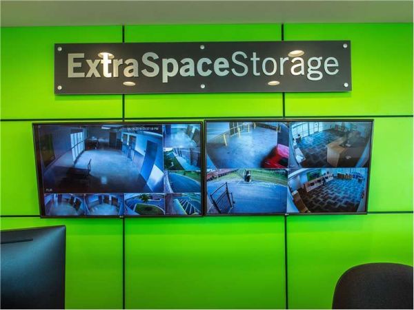 Extra Space Storage - 1626 - Suwanee - Peachtree Pkwy - 3130 Peachtree Parkway