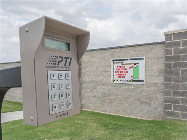 Extra Space Storage - 8864 - Fort Worth - North Freeway - 6021 North Freeway