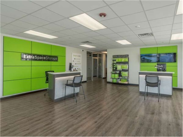 Extra Space Storage - 8864 - Fort Worth - North Freeway - 6021 North Freeway
