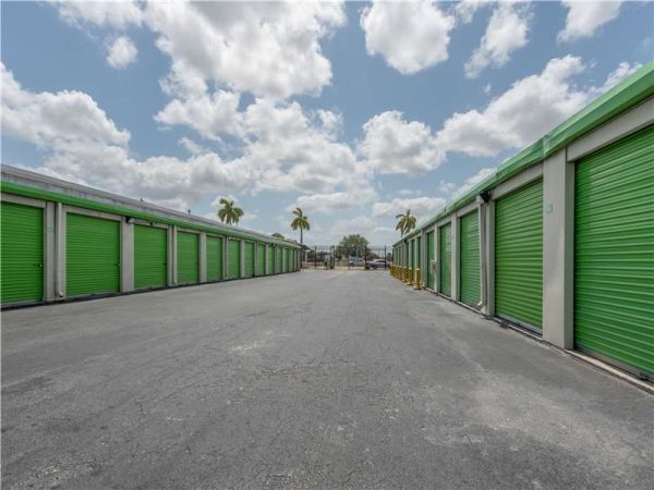 Extra Space Storage - 7194 - Fort Lauderdale - 19th St - 2290 Northwest 19th Street