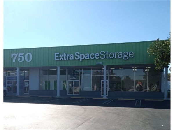 Extra Space Storage - 7200 - Pompano Beach - Sample Rd - 750 East Sample Road
