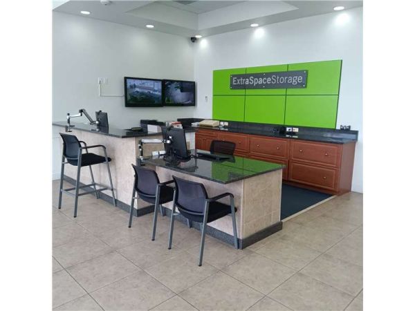 Extra Space Storage - 7200 - Pompano Beach - Sample Rd - 750 East Sample Road