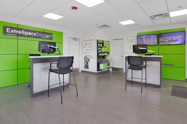 Extra Space Storage - 1851 - Aurora - Crestline Dr - 14500 East Crestline Drive