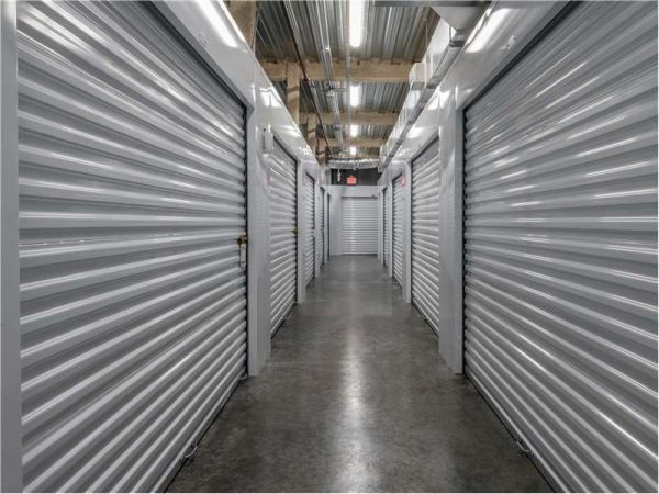 Extra Space Storage - 7295 - Lutz - Dale Mabry Hwy - 17921 North Dale Mabry Highway