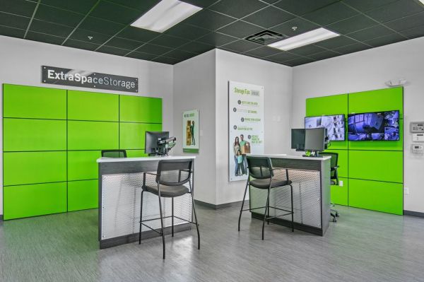Extra Space Storage - 7137 - Tampa - Florida Ave - 7202 North Florida Avenue