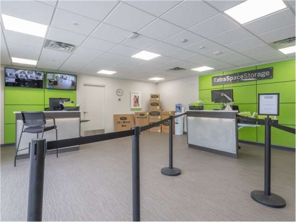 Extra Space Storage - 1923 - Eagan - Nicols Rd - 4095 Nicols Road