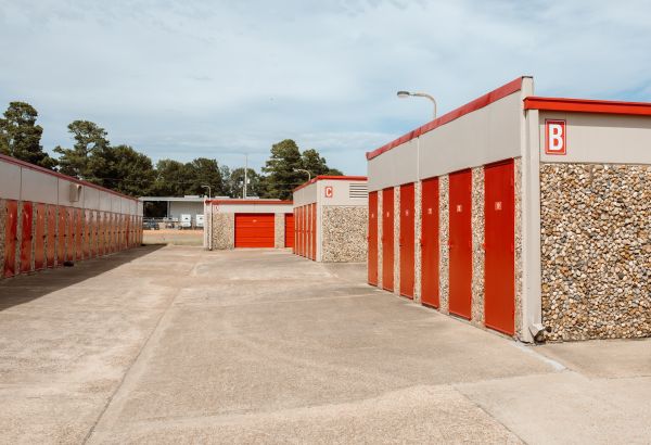 Storage Plus of Texarkana - 2113 East Broad Street