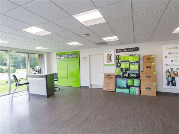 Extra Space Storage - 8748 - Indianapolis - 7420 N Michigan Rd - 7420 North Michigan Road