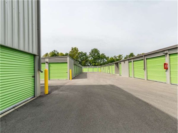 Extra Space Storage - 8748 - Indianapolis - 7420 N Michigan Rd - 7420 North Michigan Road