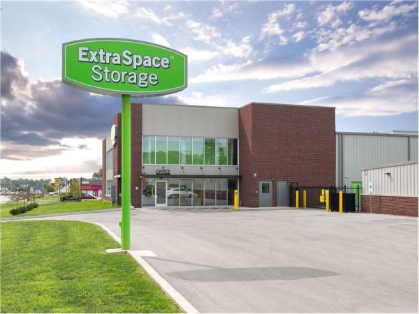 Extra Space Storage - 8748 - Indianapolis - 7420 N Michigan Rd - 7420 North Michigan Road