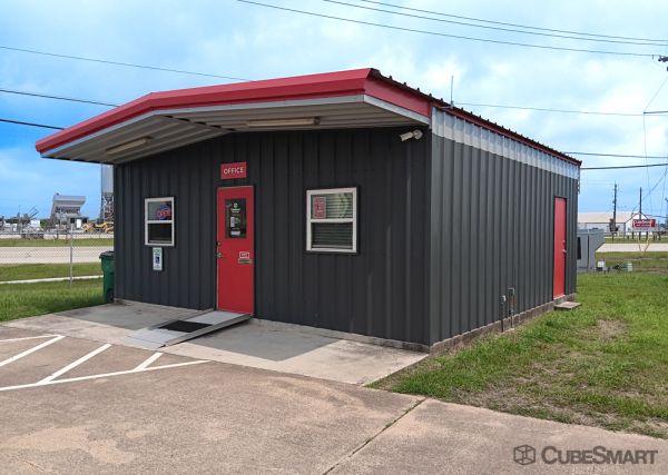 CubeSmart Self Storage TX Oyster Creek Farm to Market Rd 523 - 1932 Farm to Market Road 523