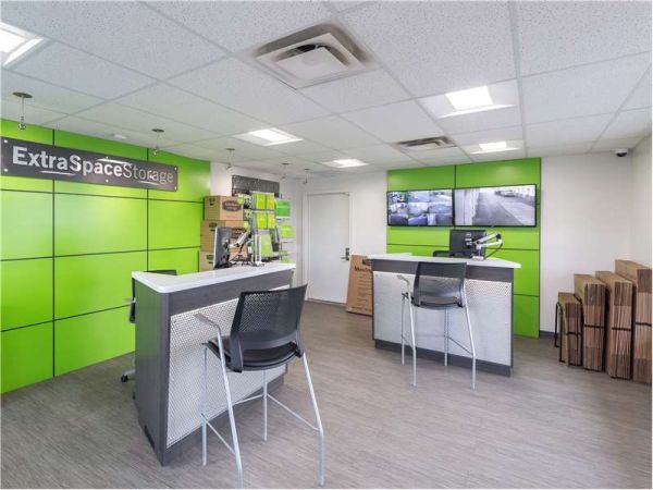 Extra Space Storage - 0652 - Indianapolis - E 65th St - 5335 East 65th Street