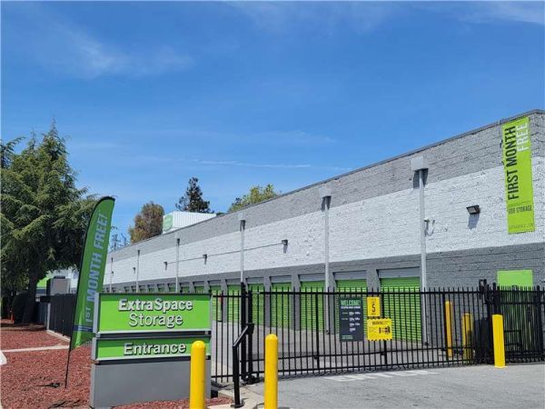 Extra Space Storage - 0793 - Palo Alto - E Bayshore Rd - 999 East Bayshore Road