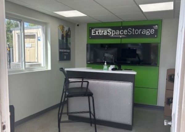 Extra Space Storage - 3025 - Hermitage - Snyder Road - 230 Snyder Road